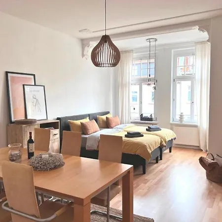 Feine In Der Suedstadt Von Mit Kostenlosen Stellplatz & Flasche Wein Zur Begruessung