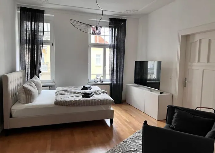 Feine In Der Suedstadt Von Mit Kostenlosen Stellplatz & Flasche Wein Zur Begruessung Appartamento Erfurt